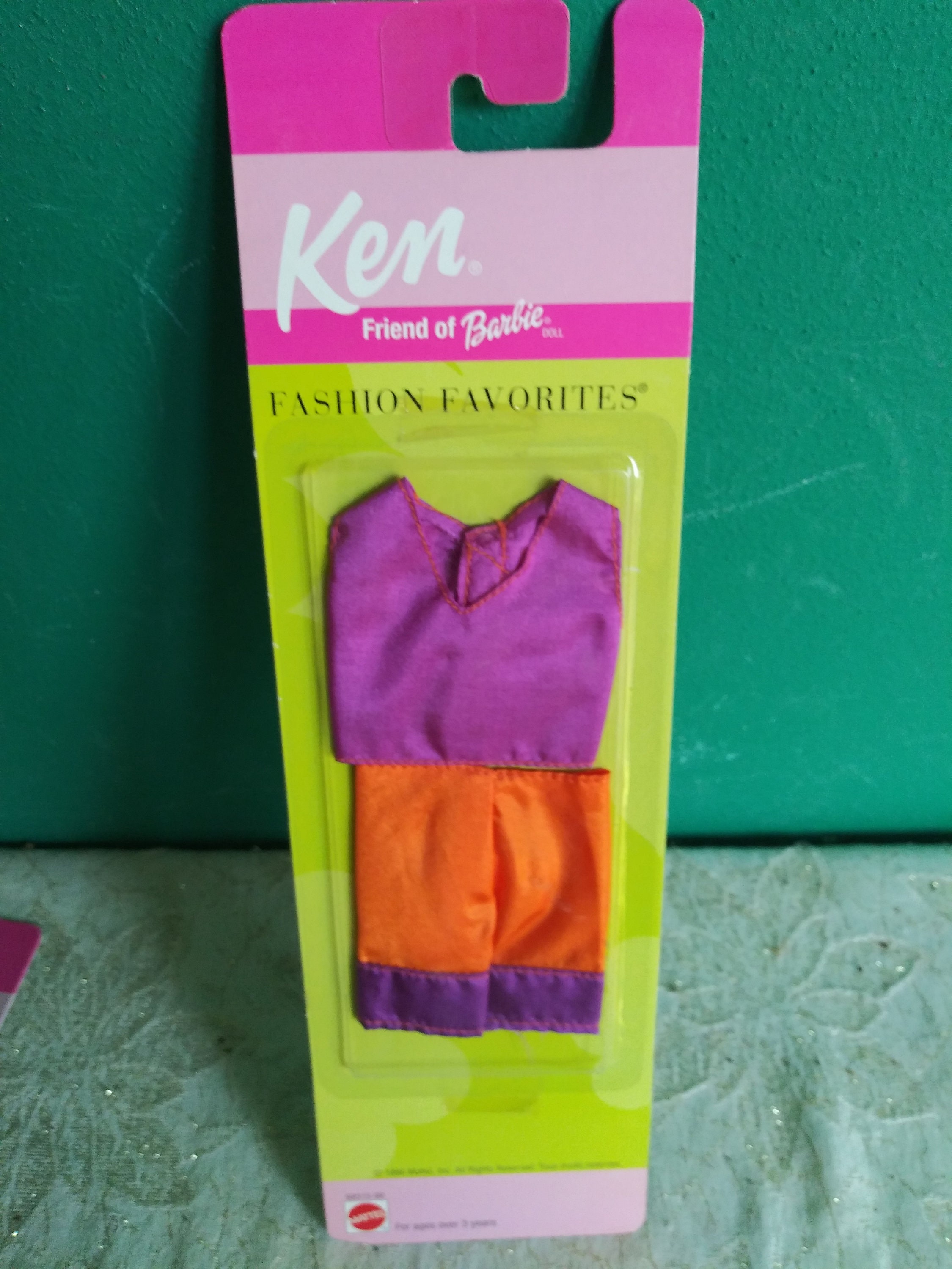 Vêtements de poupées Barbie Mattel, Vêtements de poupée Barbie neufs dans  l'emballage, Ken Fashion Favorites -  France