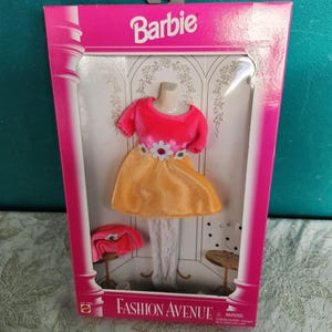 Mattel Vintage Fashion Avenue Vintage Barbie Clothes