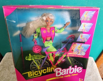 Mattel Bicyclin' Barbie doll 1993 Vintage