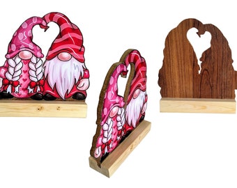 Love Gnomes Valentine's Day Decor: Standing Wood Gnomes