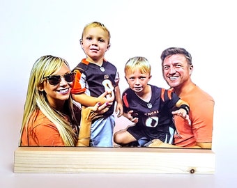 Custom Photo Wood Statue: Personalized Family Keepsake Display