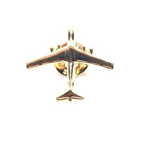 Airplane Jetliner Pin Vintage Travel Souvenir Aviation Pilot Flight Enthusiast