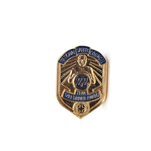 National Safety Council 22 Year Safe Driver Award Pin Blue Enamel Gold Tone Brooch