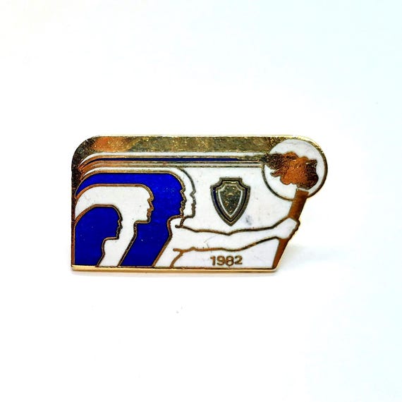 Seoul Korea Jaycees 1982 Pin Torch Lapel Enamel Collectible