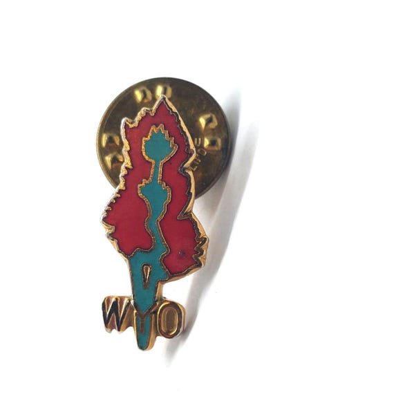 WYO Wyoming Torch Flame Pin Lapel Enamel Collectible Vintage