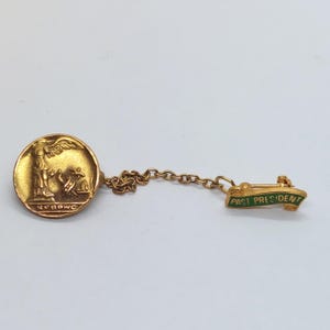 NFBPWC Past President Pin Gold Filled Chain Award Lapel Badge Vintage
