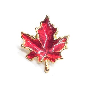 Red Maple Leaf Pin Canada Souvenir Lapel Enamel Collectible Vintage Gold Tone