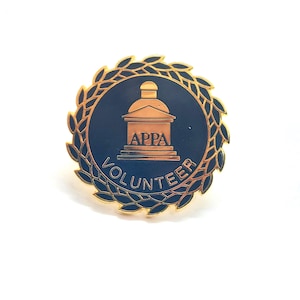APPA Volunteer Pin Enamel Capitol Dome Laurel Wreath Educational Facilities