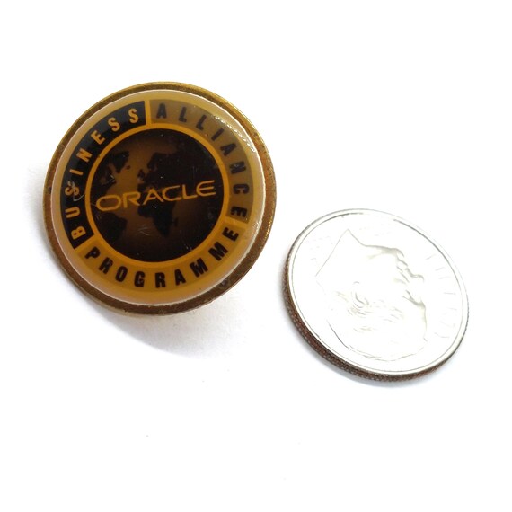 Oracle Business Alliance Programme Lapel Pin Glob… - image 2