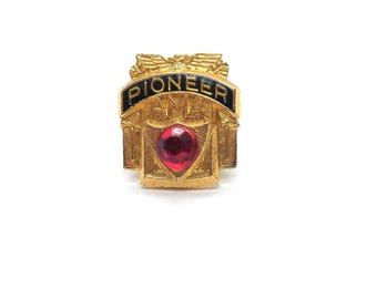 Pioneer AMA American Motorcycle Association Red Jewel Lapel Eagle Shield Vintage