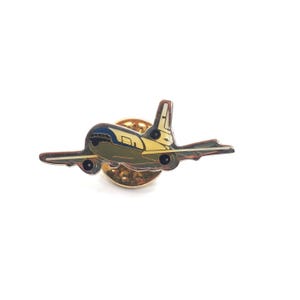 Commercial Jet Airplane Aircraft Lapel Pin Aviation Pilot Souvenir Vintage