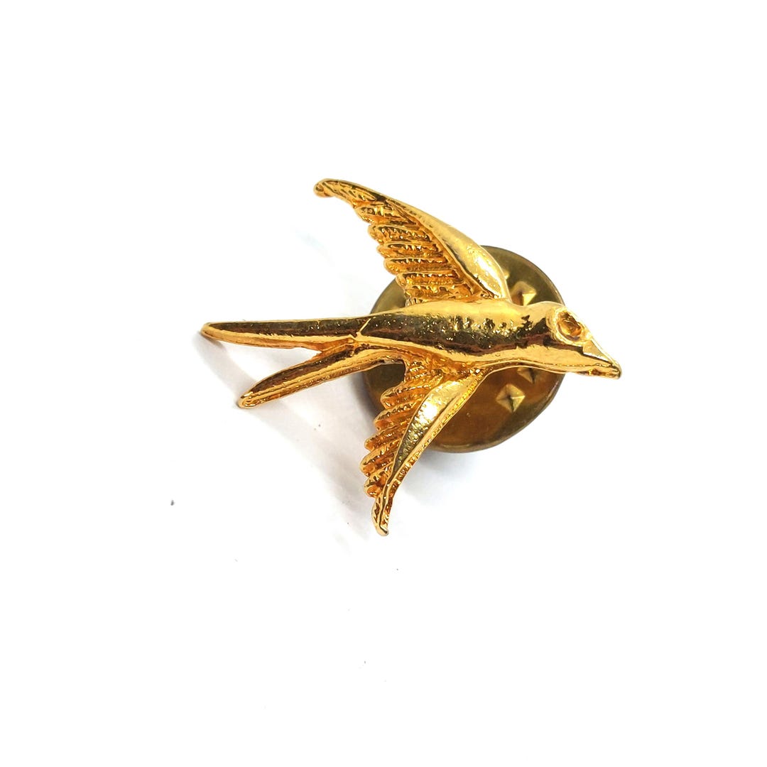 Flying Bird Pin Soaring Freedom Flight Nature Wildlife Animal Collector ...