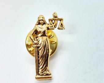 Vintage Lady of Gerechtigkeit Anstecknadel Goldton Anstecknadel Sammlerstück