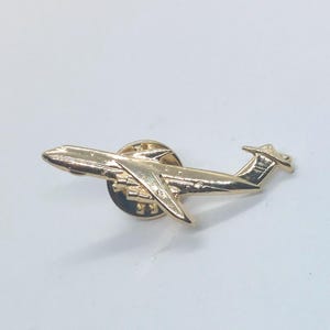 Airplane Pin Gold Tone Lapel Enamel Collectible