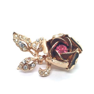 Vintage Gold Tone Pink Crystal Rose Flower Brooch Pin With Rhinestone Leaves