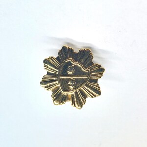 Vintage heraldische Wappen Schild Crest Pin Revers Gold Ton Sammlerstück