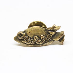 Vintage Dicksons Bonnet Floral Sun Hat Pin Brass Tone Lapel Flowers Ribbon