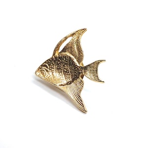 Gold Tropical Fish Pin Underwater Ocean Marine Life Collectible Jewelry Vintage