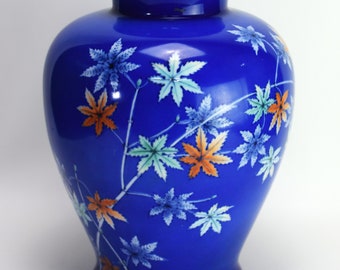 Wazon Fukagawa z motywem liścia klonowego, porcelana Arita, okres Meiji