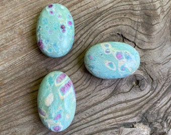 Ruby Kyanite Fuchsite Palmstone 188g Healing Crystals ERGF Palm Stone Crystal
