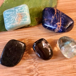 Surviving Mercury Retrograde pocket crystal stone set tumbled
