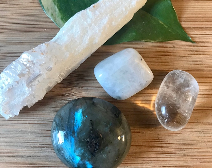 Full Moon crystal stone set tumbled