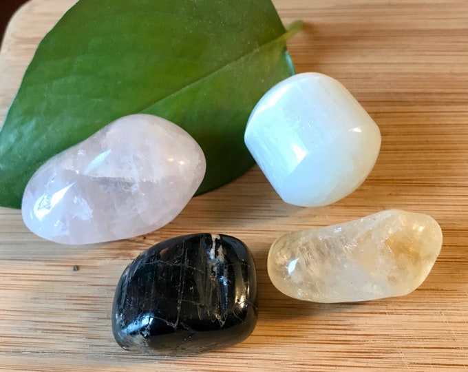Housewarming and blessing crystal stone set tumbled SME24