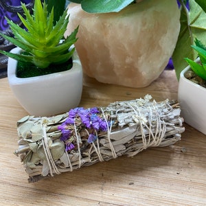 White Sage, green eucalyptus, purple Sinuta and Lavender smudging stick smudge sacred salvia