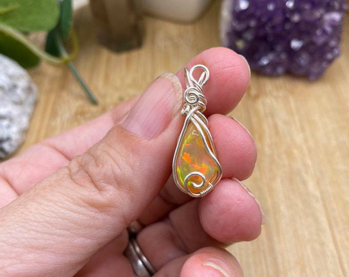 Ethiopian Opal Crystal Pendant WWOP60