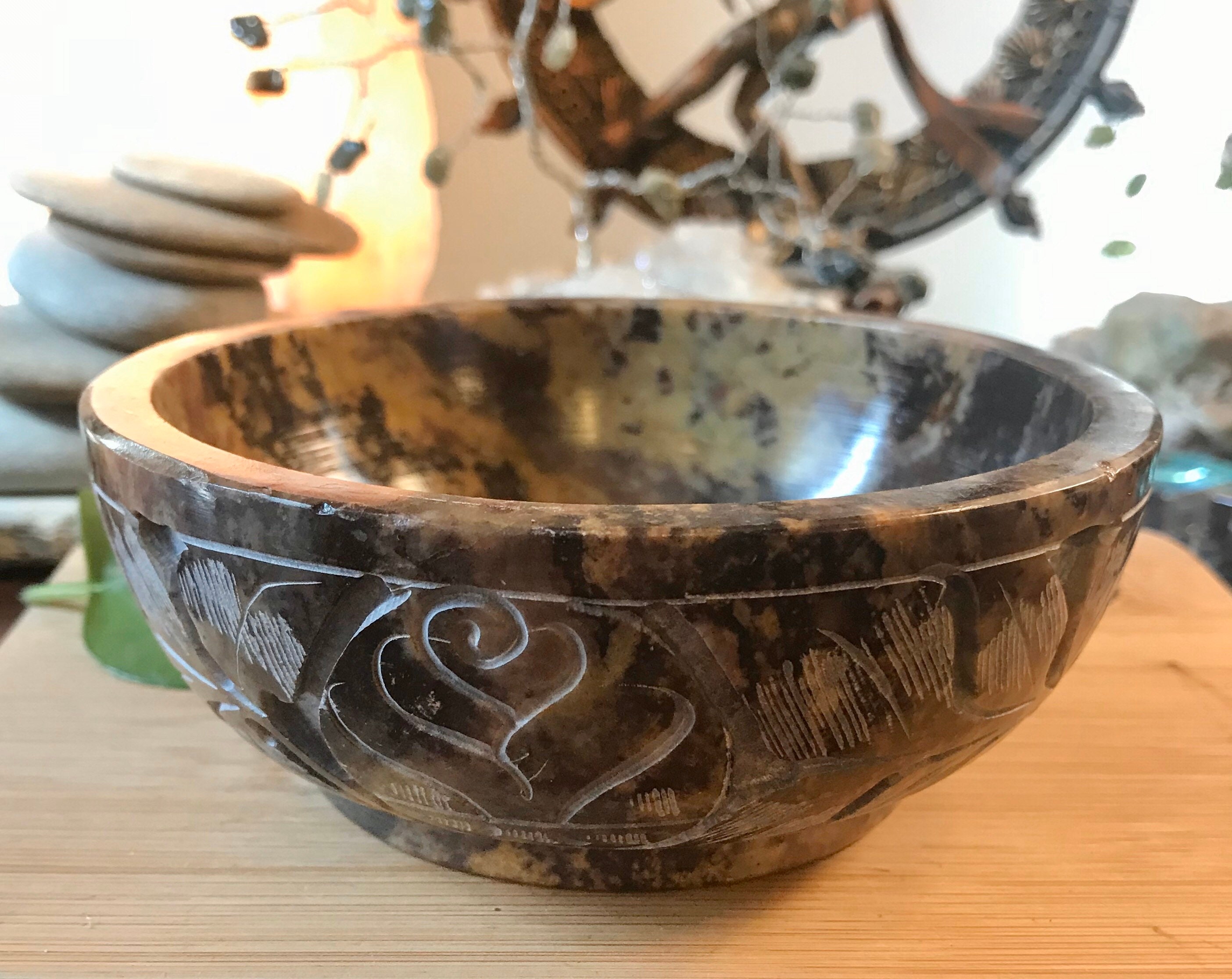Soapstone bowl offering healing crystal geode carved stone scrying ST5C