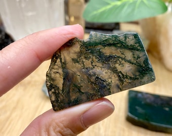Moss Agate Smooth pieces