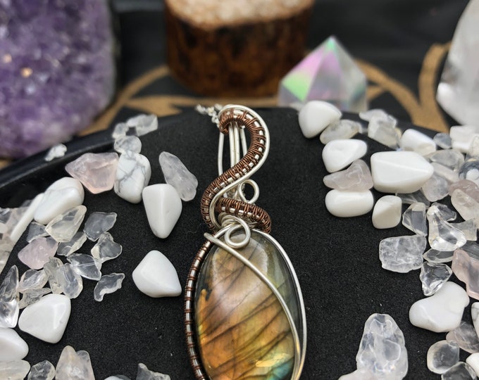 Labradorite Wire Wrapped Pendant Lab75MT