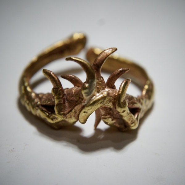 Small claw ring