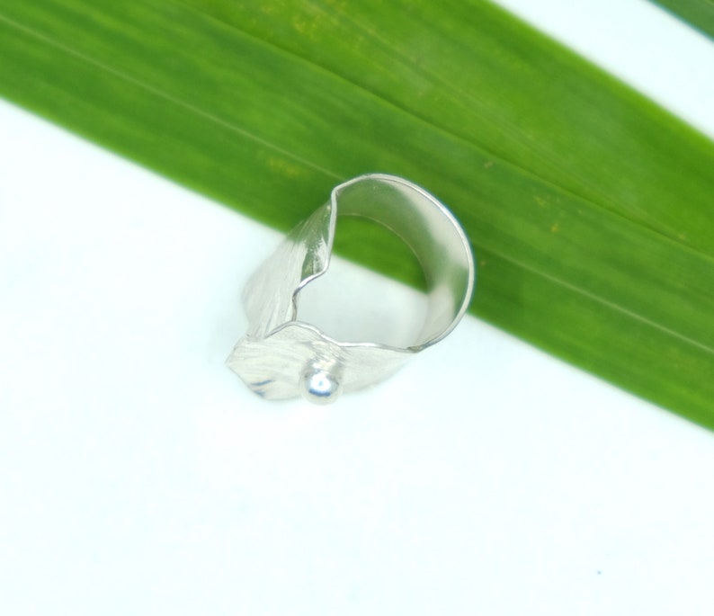 Silver gingko leaf ring, gift for mum image 4