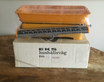 Vintage EKS Sweden kitchen scales // Farmhouse decor // Sunny yellow scales