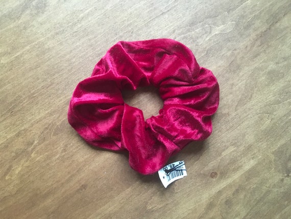 Vintage NOS 90s red velvet scrunchie / Hair access