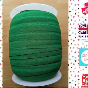 Vert / Groen Vouwelastiek Van Stephanoise . 20 mm breed lingerie-elastiek. Rekbaar omvouwelastiek voor lingerie, tassen, knutselen.