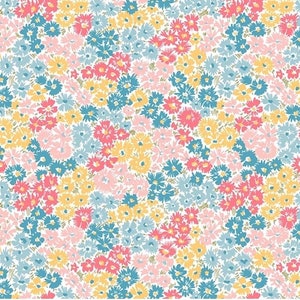 Könnte beinhalten: Ein nahtloses Muster mit weißem Hintergrund und einer Vielzahl kleiner, bunter Blumen. Die Blumen sind in den Farben Rosa, Gelb, Blau und Türkis.