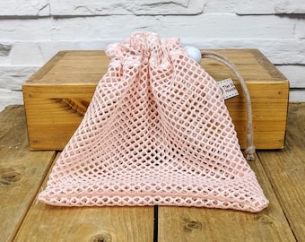 Reusable Small, Medium or Large Mesh Wash / Laundry Bag in Pink or White suitable for delicates.