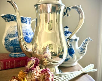 Vintage ONEIDA Silverplated Traditional Ornate Coffee pot or Teapot ,