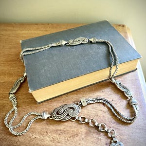 Silver Braided Swirl Hook Heart Charm Chain Belt size Small Vtg Brighton Bali Hai Silver Braided Swirl Hook Heart Charm  main image 4