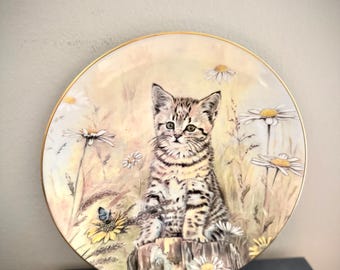 Royal Worcester Kitten Plate: “Tiger's Fancy” Bone China Collection (1985)