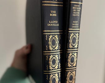 Vintage International Collection Library set of 2