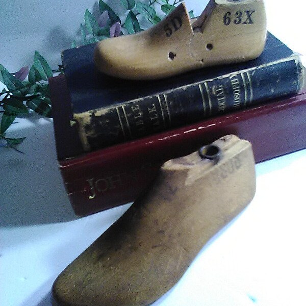 Wooden Shoe Forms Vintage Childrens, 7-3/4"