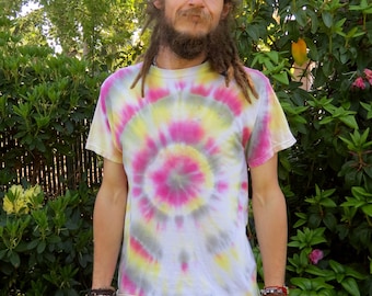 Q10 - Adult Medium Tie Dye T-shirt - M - Pastel goth Black pink yellow surreal psychedelic trippy tee