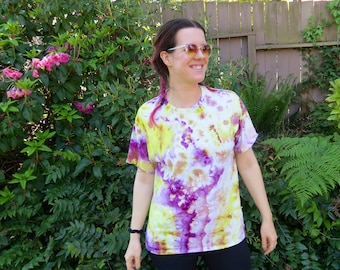 Q25 - Adult Large Tie Dye T-shirt - L - Purple yellow minimalist abstract psychedelic ice dye tee hippie boho bohemian trippy vaporwave