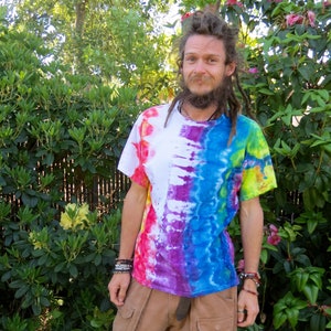 Q11 - Adult Large Tie Dye T-shirt - L - Purple green blue red vertical yoga psychedelic ice dye tee hippie boho bohemian trippy vaporwave