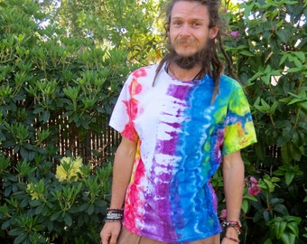 Q11 - Adult Large Tie Dye T-shirt - L - Purple green blue red vertical yoga psychedelic ice dye tee hippie boho bohemian trippy vaporwave