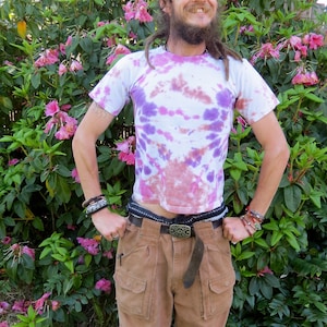 Q19 - Youth Medium - YM - Tie-dye t-shirt - Purple pink mirrored bursts kid&#39;s youth medium trippy hip hippie cool