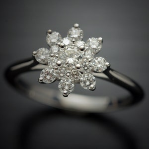 14 kt white gold flower diamond engagement ring